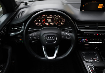 Подержанный автомобиль Audi Q7 2018 года (9 фото)