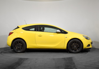 Подержанный автомобиль Opel Astra Hatchback 2013 года (4 фото)