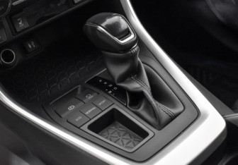 Подержанный автомобиль Toyota RAV4 2019 года (11 фото)