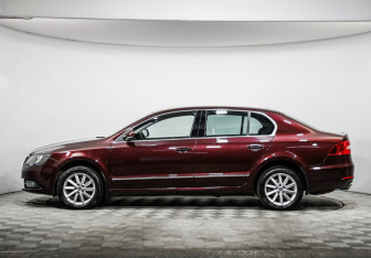 Подержанный автомобиль Skoda Superb Liftback 2014 года (8 фото)