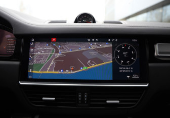 Подержанный автомобиль Porsche Cayenne 2020 года (15 фото)