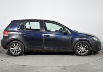 Подержанный автомобиль Volkswagen Golf Hatchback 2011 года (4 фото)