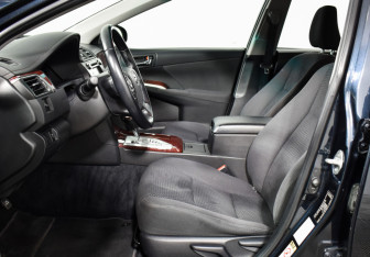 Подержанный автомобиль Toyota Camry Sedan 2012 года (10 фото)