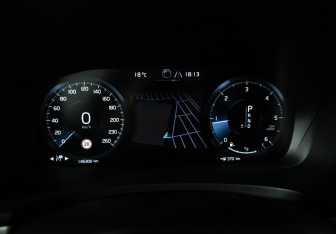 Подержанный автомобиль Volvo V90 2018 года (12 фото)