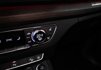 Подержанный автомобиль Audi Q5 2021 года (22 фото)