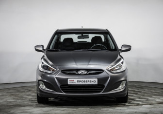 Подержанный автомобиль Hyundai Solaris Sedan 2014 года (2 фото)