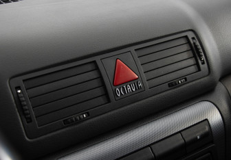 Подержанный автомобиль Skoda Octavia Liftback 2008 года (16 фото)