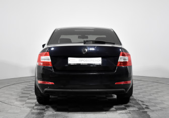 Подержанный автомобиль Skoda Octavia Liftback 2014 года (6 фото)