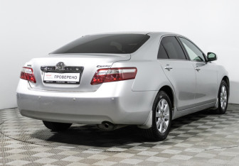 Подержанный автомобиль Toyota Camry Sedan 2010 года (5 фото)
