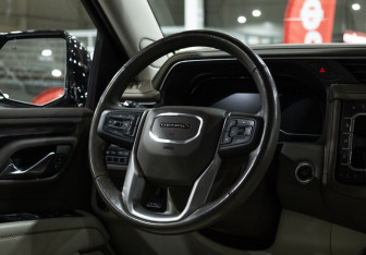 Подержанный автомобиль GMC Yukon 2022 года (20 фото)