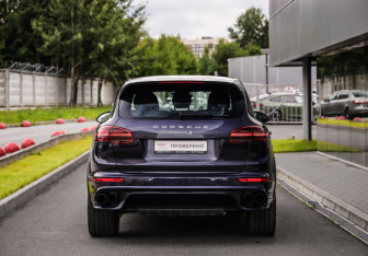Подержанный автомобиль Porsche Cayenne 2017 года (7 фото)