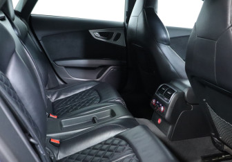 Подержанный автомобиль Audi A7 2016 года (24 фото)