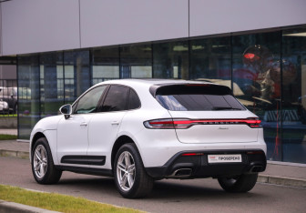Подержанный автомобиль Porsche Macan 2021 года (8 фото)