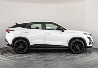 Подержанный автомобиль Omoda C5 2023 года (5 фото)