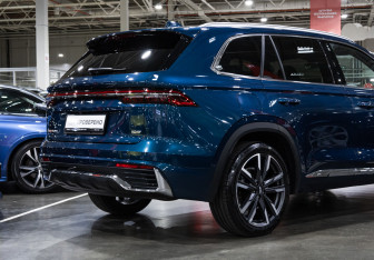 Подержанный автомобиль Geely Monjaro 2024 года (8 фото)