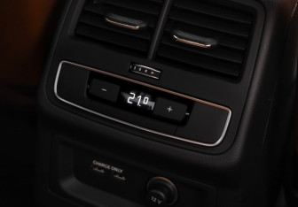 Подержанный автомобиль Audi A4 Sedan 2021 года (33 фото)