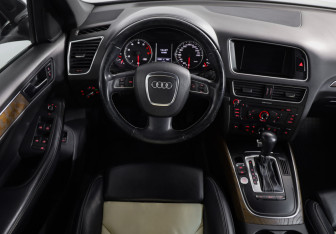Подержанный автомобиль Audi Q5 2012 года (10 фото)