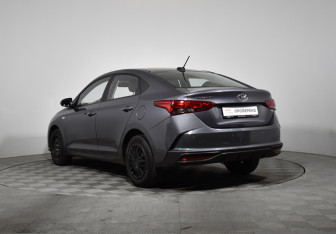 Подержанный автомобиль Hyundai Solaris Sedan 2021 года (7 фото)