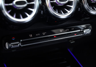 Подержанный автомобиль Mercedes-Benz GLB 2020 года (20 фото)
