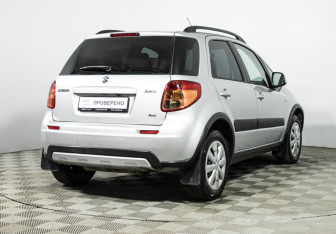 Подержанный автомобиль Suzuki SX4 Hatchback 2014 года (5 фото)