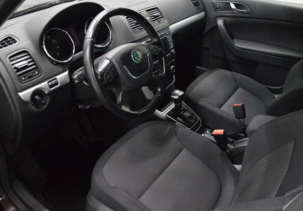 Подержанный автомобиль Skoda Yeti 2012 года (10 фото)