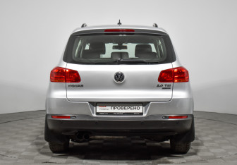 Подержанный автомобиль Volkswagen Tiguan 2015 года (6 фото)