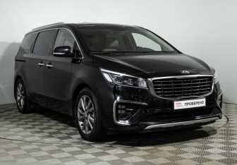 Подержанный автомобиль Kia Carnival 2018 года (3 фото)