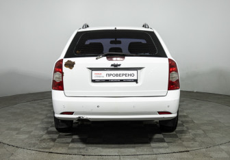 Подержанный автомобиль Chevrolet Lacetti Wagon 2011 года (6 фото)