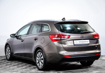 Подержанный автомобиль Kia Ceed Wagon 2017 года (7 фото)