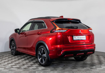 Подержанный автомобиль Mitsubishi Eclipse Cross 2021 года (7 фото)