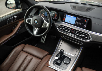Подержанный автомобиль BMW X5 2020 года (11 фото)