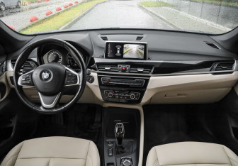 Подержанный автомобиль BMW X1 2021 года (11 фото)