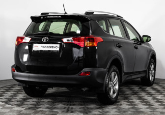 Подержанный автомобиль Toyota RAV4 2014 года (5 фото)
