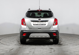 Подержанный автомобиль Opel Mokka 2012 года (6 фото)