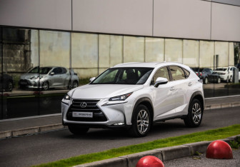Подержанный автомобиль Lexus NX 2017 года (3 фото)