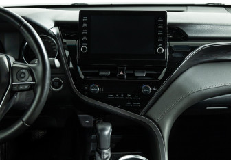 Подержанный автомобиль Toyota Camry Sedan 2021 года (14 фото)