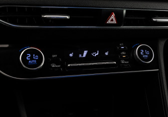 Подержанный автомобиль Hyundai Sonata 2021 года (18 фото)