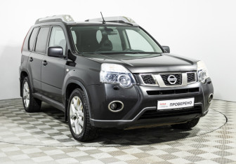 Подержанный автомобиль Nissan X-Trail 2013 года (3 фото)