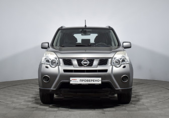 Подержанный автомобиль Nissan X-Trail 2013 года (2 фото)