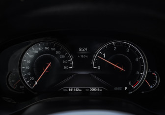 Подержанный автомобиль BMW X3 2018 года (17 фото)
