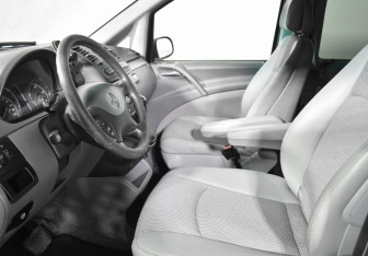 Подержанный автомобиль Mercedes-Benz Viano 2007 года (10 фото)