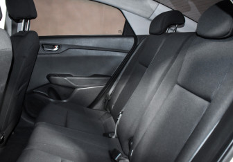 Подержанный автомобиль Hyundai Solaris Sedan 2021 года (12 фото)