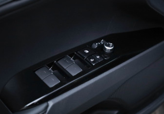 Подержанный автомобиль Toyota Camry Sedan 2024 года (18 фото)