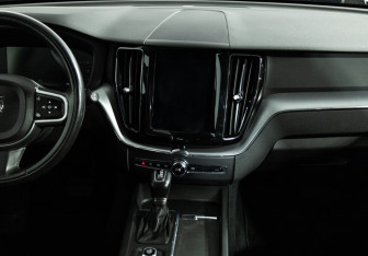 Подержанный автомобиль Volvo XC60 2018 года (14 фото)