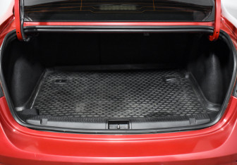 Подержанный автомобиль Renault Fluence 2011 года (19 фото)