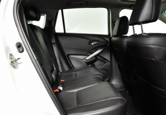 Подержанный автомобиль Acura RDX 2014 года (10 фото)