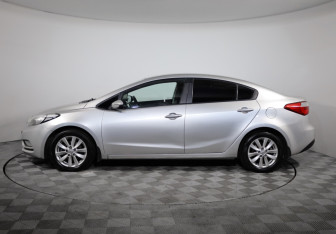 Подержанный автомобиль Kia Cerato Sedan 2013 года (8 фото)