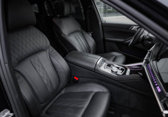 Подержанный автомобиль BMW X6 2024 года (26 фото)