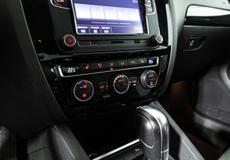 Подержанный автомобиль Volkswagen Jetta Sedan 2014 года (16 фото)