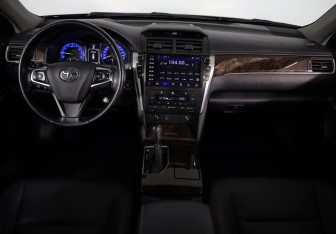 Подержанный автомобиль Toyota Camry Sedan 2017 года (9 фото)